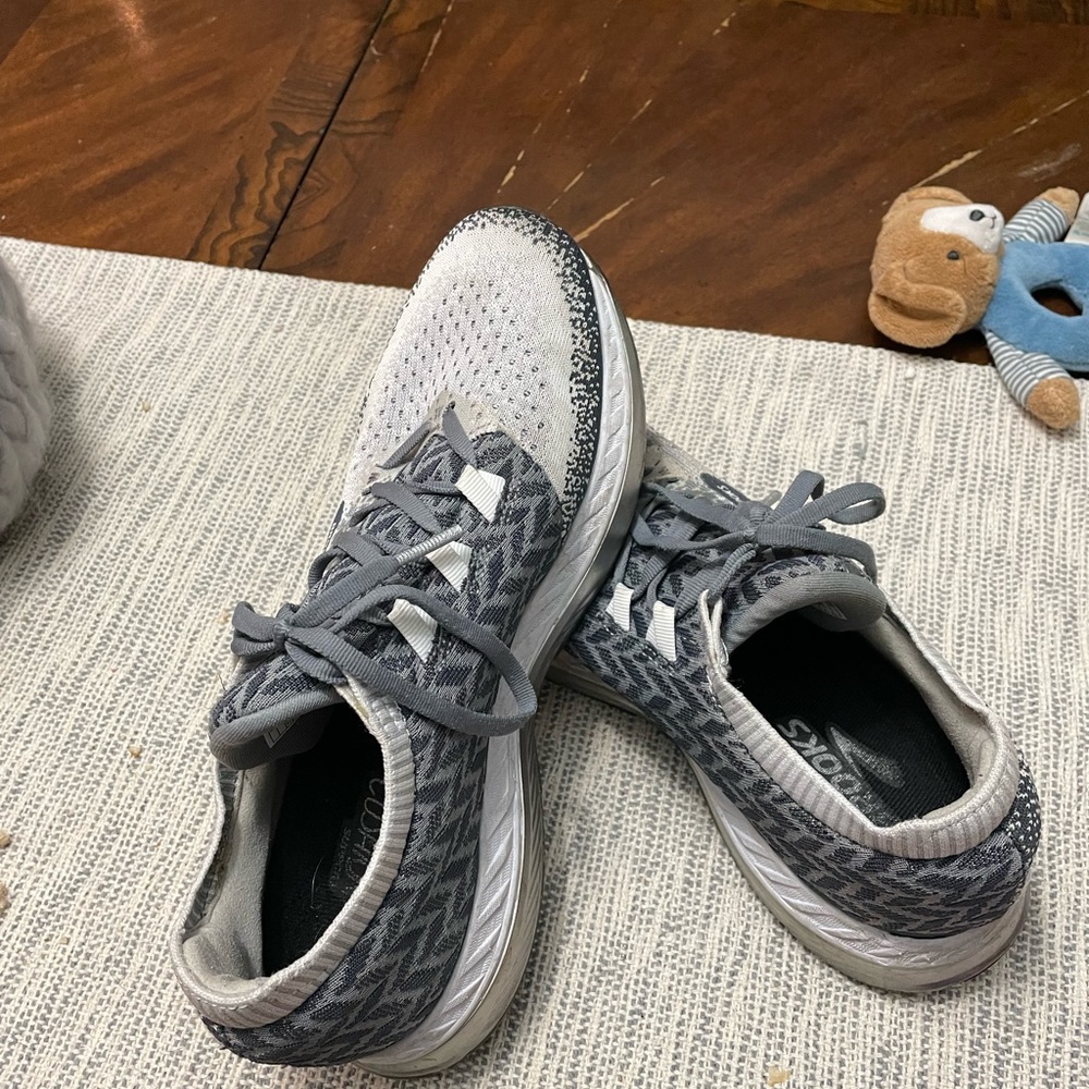 Men’s Brooks shoes